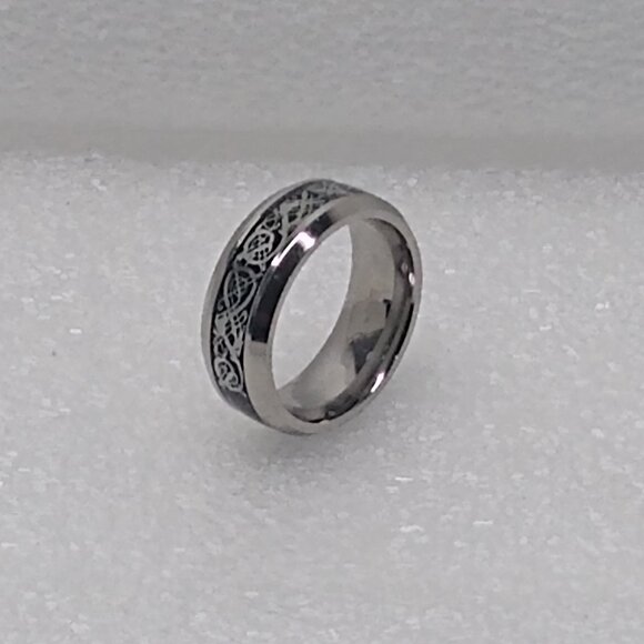 Celtic Dragon Silver Knot On Black Resin Inlay Ring Size 8.25 Width 8mm Unisex - Picture 3 of 4